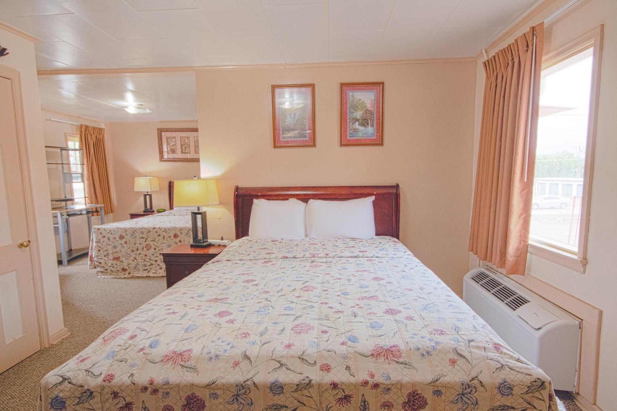 Sunflower Motel Hiawatha By Oyo מראה חיצוני תמונה