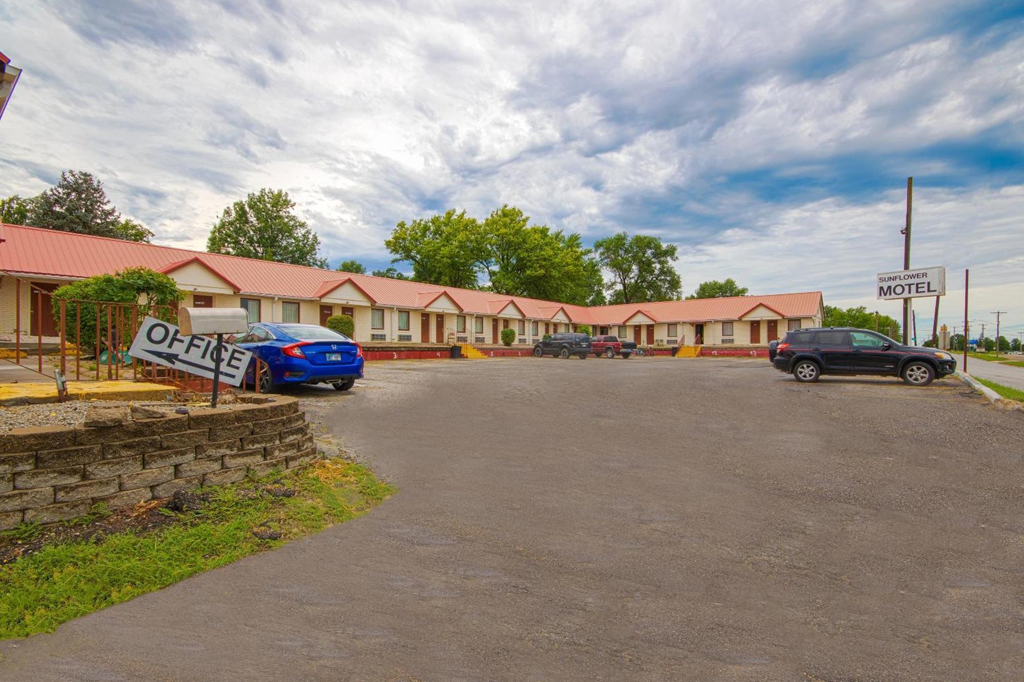 Sunflower Motel Hiawatha By Oyo מראה חיצוני תמונה